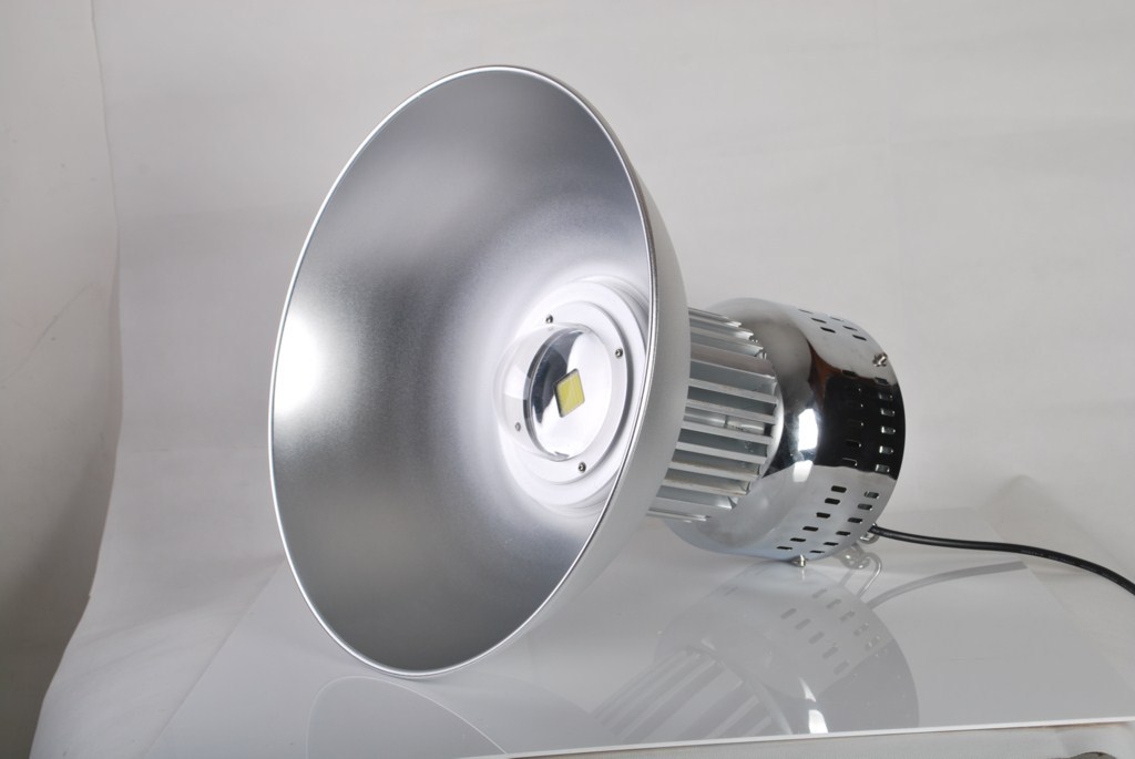 LED工矿灯 现代工厂照明的节能高效之选